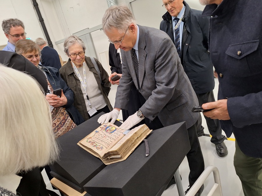 Auch eine Führung durch das Archivdepot des Erzbistums München und Freising stand auf dem Programm der Ordensarchivtagung. / ÖOK/if Auch eine Führung durch das Archivdepot des Erzbistums München und Freising stand auf dem Programm der Ordensarchivtagung.