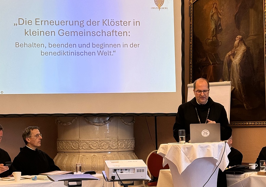 Hat selbst Erfahrung mit kleinen Gemeinschaften: Abtprimas Jeremias Schröder. / P. Alois Köberl Hat selbst Erfahrung mit kleinen Gemeinschaften: Abtprimas Jeremias Schröder.