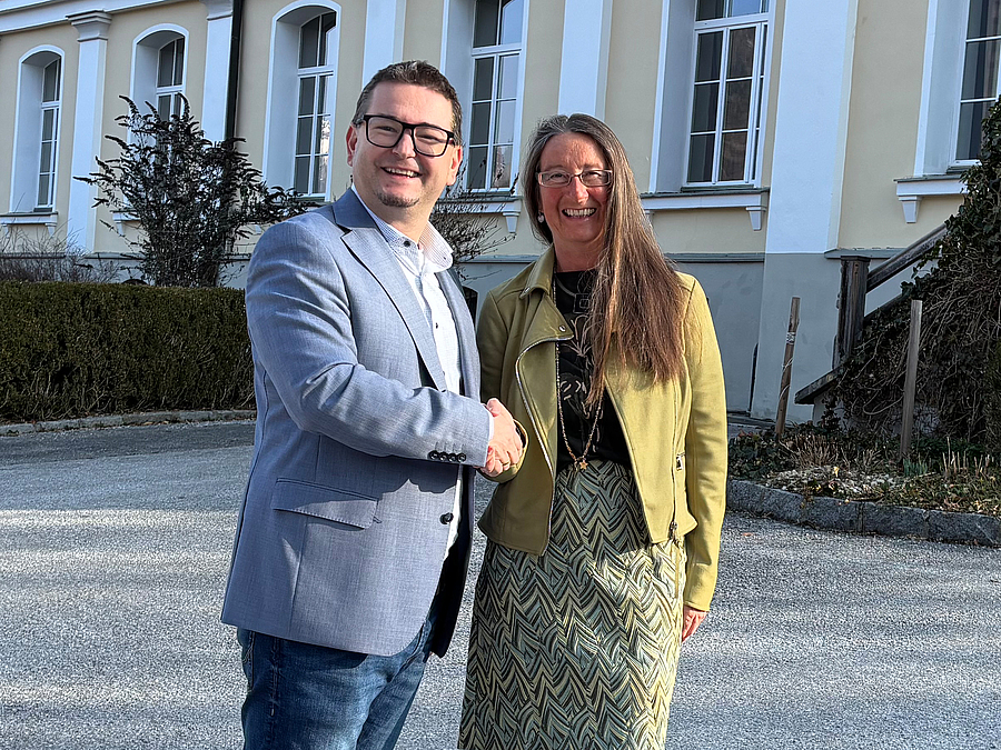 Blicken auf ein gemeinsames Zukunftsmodell: Christina Röck, Direktorin des Elisabethinums, und Franz Saller, Direktor des Missionsprivatgymnasiums St. Rupert.