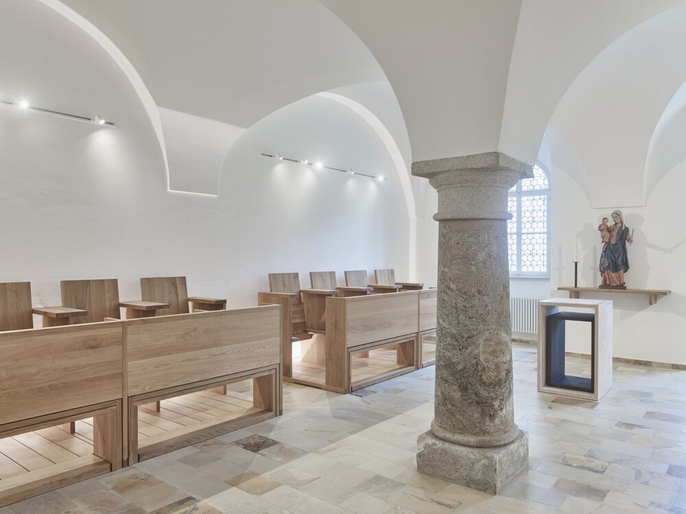 Abb. 9: Neu gestaltete Marienkapelle mit gotischer Wilheringer Madonna / © Kurt Hörbst Abb. 9: Neu gestaltete Marienkapelle mit gotischer Wilheringer Madonna