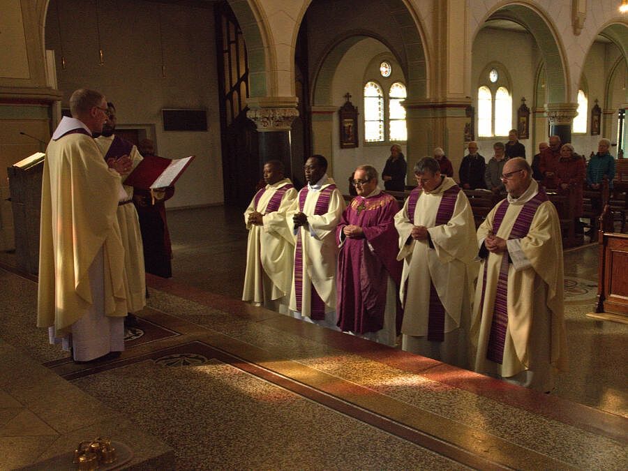 Im Rahmen des Provinzkapitels fand auch die Installation der neuen Provinzleitung durch Generalsuperior P. Michael Maß statt.