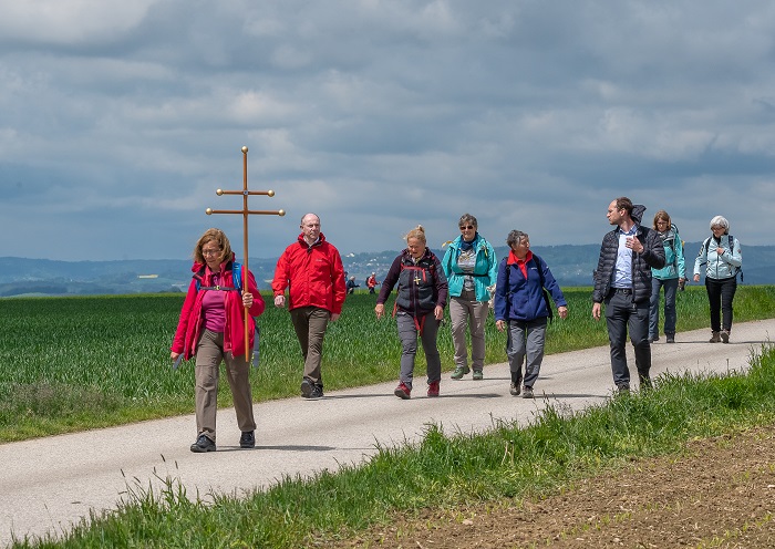 Benedikt Pilgerweg OberoesterreichAuftaktpilgerwanderung aus Anlass des Startes des LEADER-Projekts vom Kloster der Benediktinerinnen Steinerkirchen an der Traun zum Benediktinerstift Kremsmünster am Donnerstag, 20. Mai 2021Foto Jack Haijes