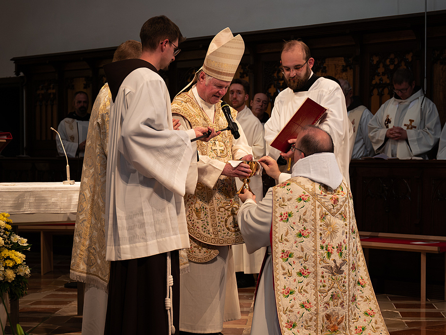 P. Adam Bergmann wurde am 4. Juli 2026 in der Stadtpfarrkirche Wels vom Linzer Diözesanbischof Manfred Scheuer zum Priester geweiht.