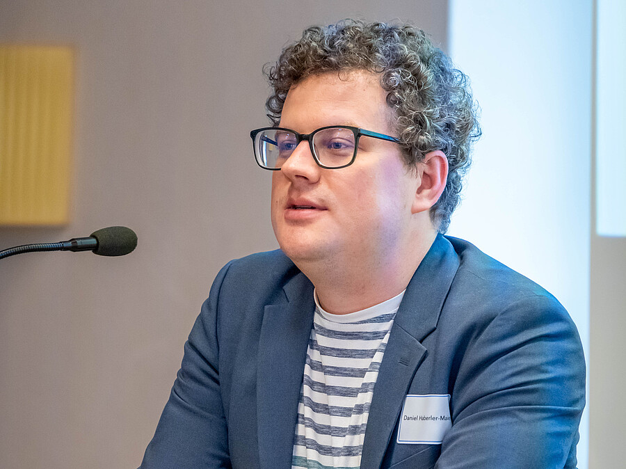 Daniel Haberler-Maier vom Kremser Stadtarchiv sprach über die öffentliche Wahrnehmung und Zugänglichkeit von Archiven im Spannungsfeld zwischen Verwaltungsauftrag, Nutzung und gesellschaftlichen Erwartungen. / Johannes Leitner Daniel Haberler-Maier vom Kremser Stadtarchiv sprach über die öffentliche Wahrnehmung und Zugänglichkeit von Archiven im Spannungsfeld zwischen Verwaltungsauftrag, Nutzung und gesellschaftlichen Erwartungen.