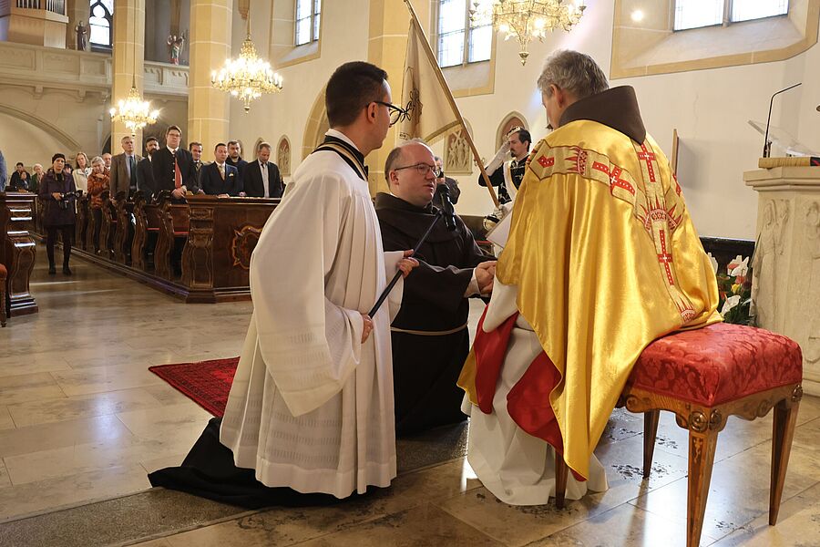 Br. Adam Bergmann legte am 11. Oktober 2025 in der Franziskanerkirche Graz seine Feierliche Profess ab.