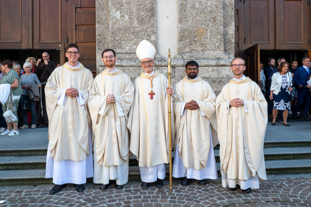 Priesterweihe in der Jesuitenkirche in Innsbruck