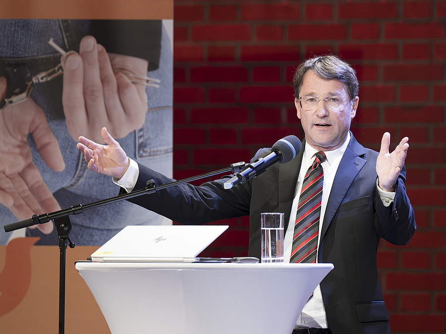 Philosoph und Theologe Clemens Sedmak: „Was sind wir Menschen für Menschen?“ / © Martin Maria Eder Clemens Sedmak