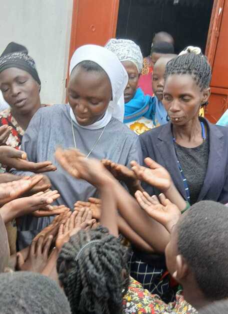 Sr. mary in der Plantage ihrer Eltern