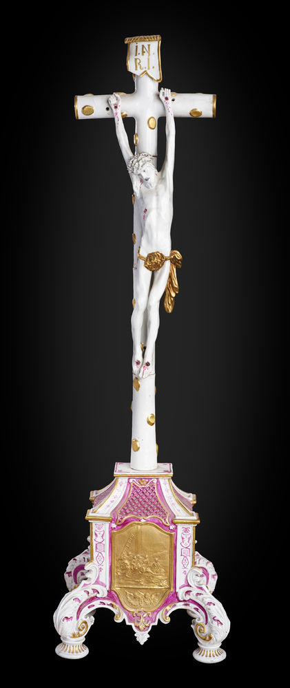 Porzellan-Kruzifix aus dem Dominikanerkloster Wien