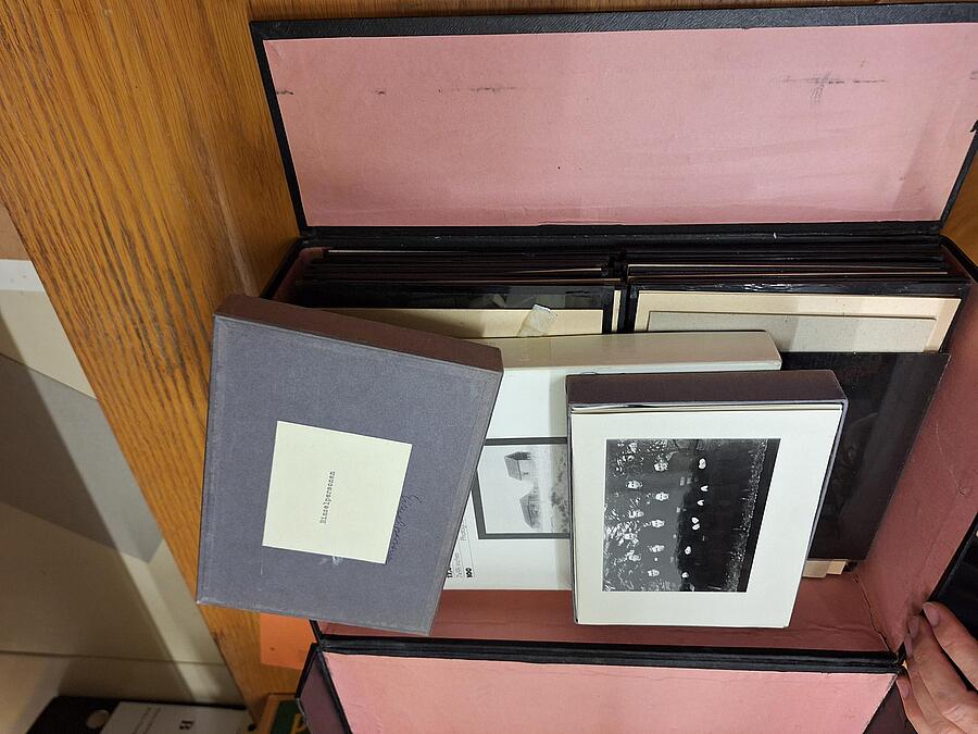 Zu den Besonderheiten des Hausarchivs der Steyler Missionare zählt unter anderem eine bemerkenswerte Fotosammlung.