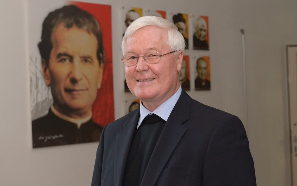 Der langjährige Olympia-Seelsorger P. Bernhard Maier kritisiert die Verletzungsgefahr im Skisport.