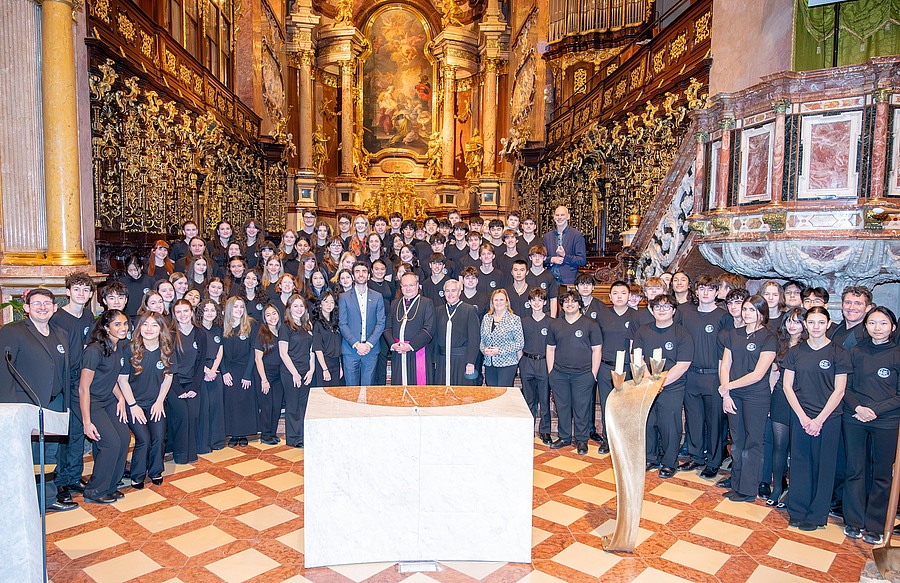 Freuten sich mit den Nachwuchsmusiker:innen: Luca Pelanda, Direktor „J.G. Albrechtsberger Musikschule“, Propst Anton Höslinger, Kämmerer H. Elias Carr, Vizebürgermeisterin Maria Theresia Eder (v.l.) und Bernhard Drumel, Geschäftsführer Concordia Sozi