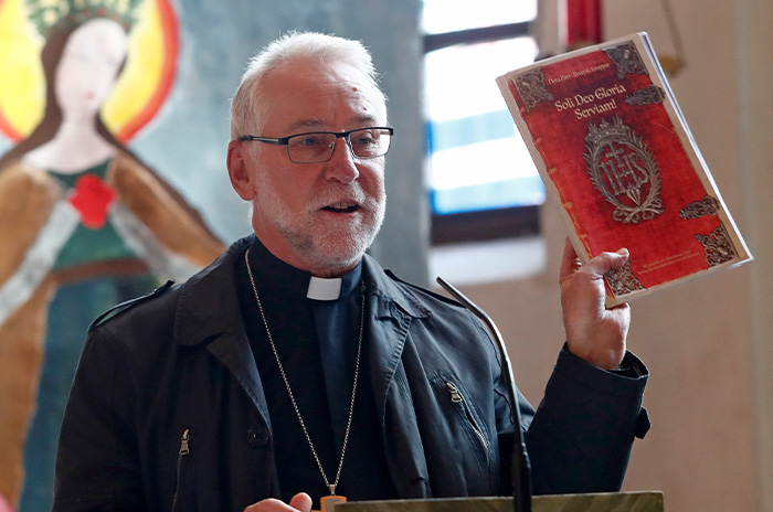 URSULINEN1 / GERD EGGENBERGER Sr, Marina, Peter tropper, Sr. Zorica und Bischof Josef Marketz