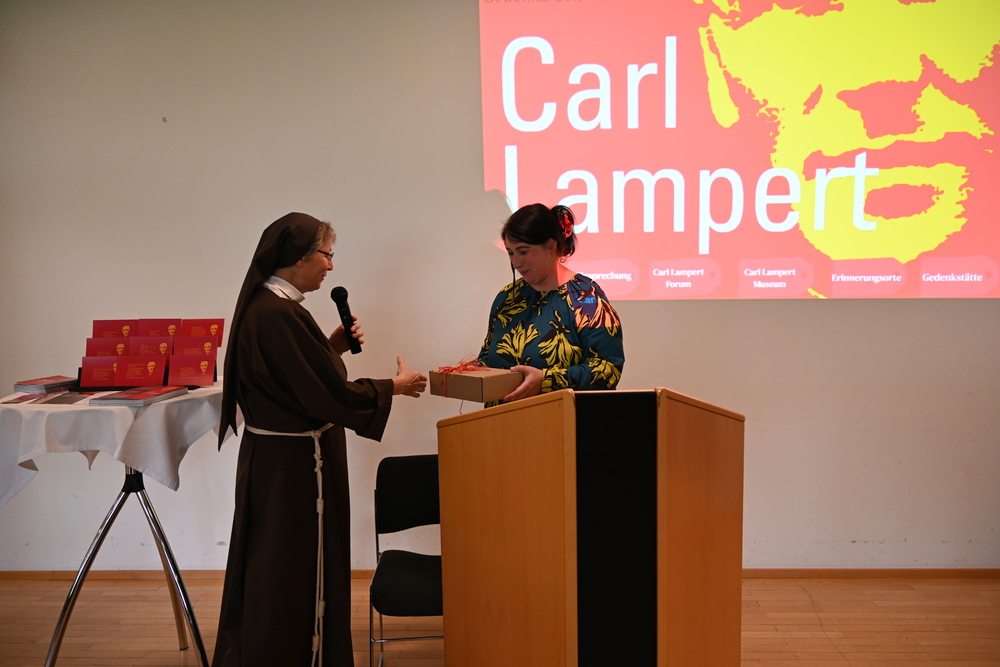 Elisabeth Heidinger, die Leiterin der Carl Lampert Forums