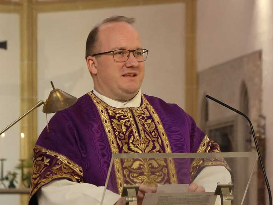 Br. Adam Bergmann legte am 11. Oktober 2025 seine Feierlichen Gelübde bei den Franziskanern ab, nun wurde er zum Diakon geweiht.