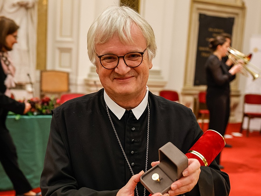 Abt Gerhard Hafner freute sich über die Auszeichnung durch die Universität Graz. / Sonntagsblatt/Gerd Neuhold Abt Gerhard Hafner freute sich über die Auszeichnung durch die Universität Graz.
