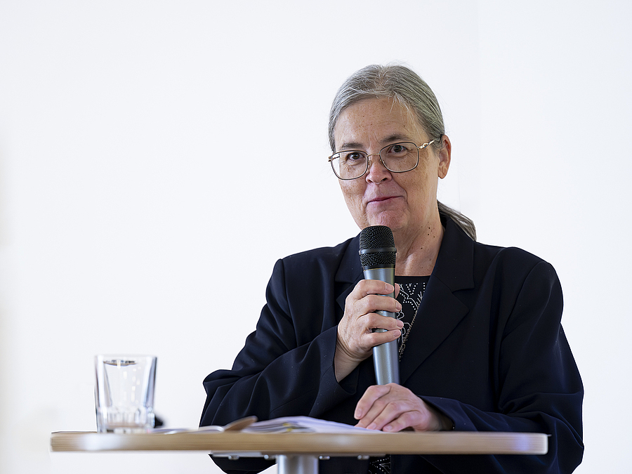 Provinzleiterin Sr. Patricia Erber präsentierte die Wirkungsorte der Salvatorianerinnen in Wort und Bild. / Martin Maria Eder Provinzleiterin Sr. Patricia Erber präsentierte die Wirkungsorte der Salvatorianerinnen in Wort und Bild.