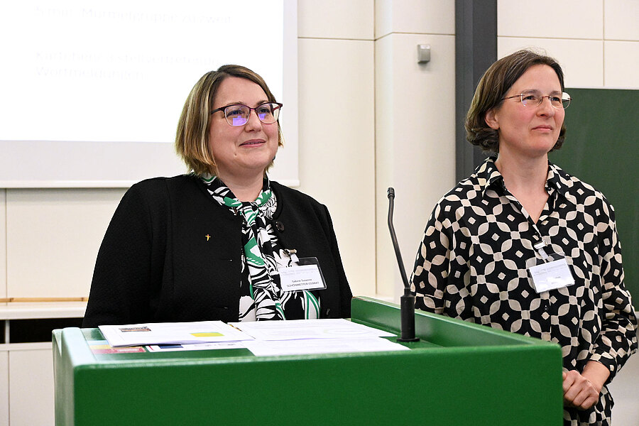 Sabine Schönwetter-Cebrat und Anne-Kathrin Wenk lieferten einen praktischen Zugang zum Tagungsthema.