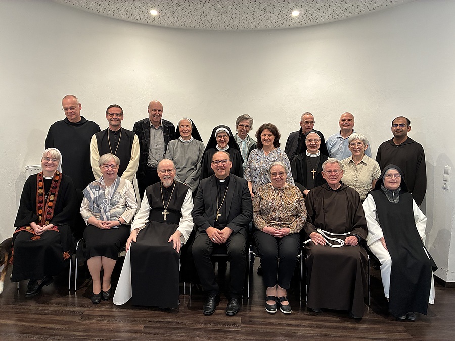 Am 24. September 2025 tagte die Ordenskonferenz der Diözese Innsbruck. Diözesanbischof Hermann Glettler (vorne, Mitte) gab einen Impuls.