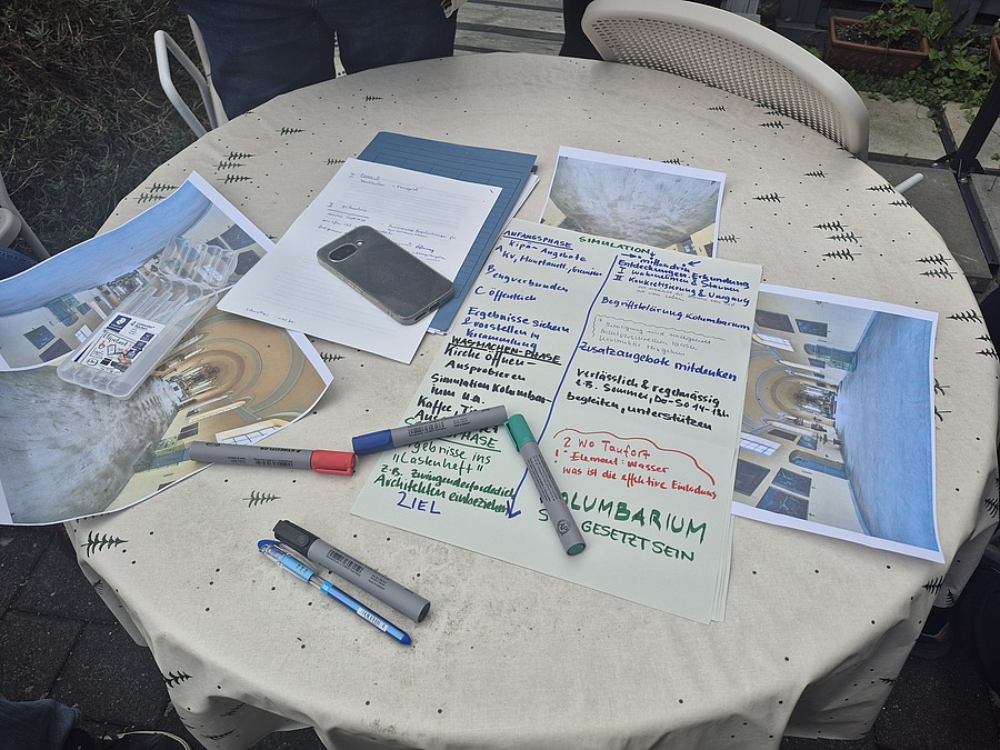 In einem Workshop beschäftigten sich die Teilnehmer:innen damit, wie kirchenpädagogische Kompetenzen in Prozessen der Kirchenumnutzung eingebracht werden können. / ÖOK/km In einem Workshop beschäftigten sich die Teilnehmer:innen damit, wie kirchenpädagogische Kompetenzen in Prozessen der Kirchenumnutzung eingebracht werden können.