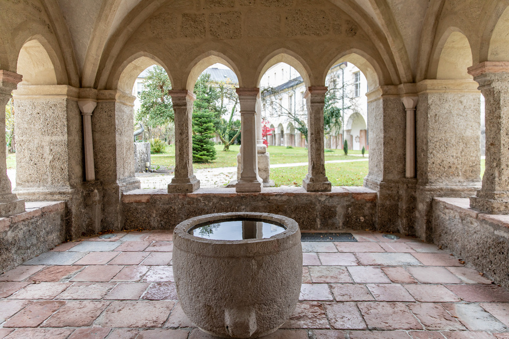 Brunnenhaus im Kreuzgang der Erzabtei St. Peter