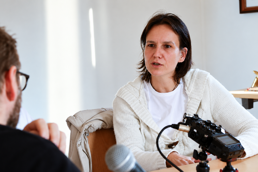 Kristina Proleta vom Europakloster Gut Aich beschäftigt sich seit ihrer Jugend mit der Endlichkeit des Lebens. Für sie kann die bewusste Auseinandersetzung mit dem Tod helfen, wahrhaftiger zu leben. / © ÖOK/manou nitsch Kristina Proleta vom Europakloster Gut Aich beschäftigt sich seit ihrer Jugend mit der Endlichkeit des Lebens. Für sie kann die bewusste Auseinandersetzung mit dem Tod helfen, wahrhaftiger zu leben.