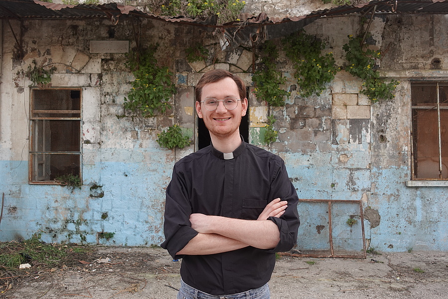 Der österreichische Jesuit Gerald Baumgartner hat angesichts der erneuten schweren Kämpfe in Aleppo zur Besonnenheit und zu internationaler Vermittlung aufgerufen.                      