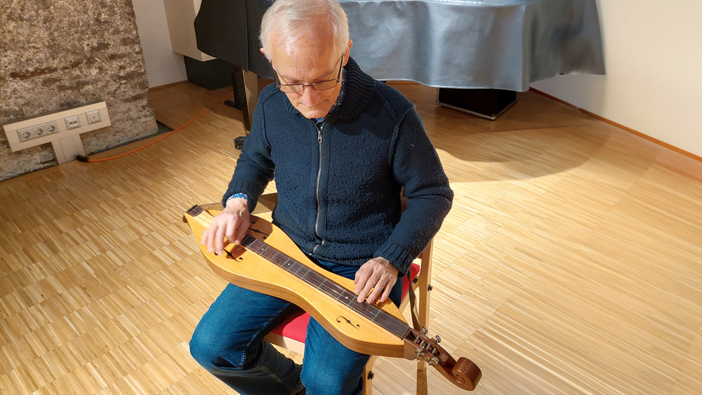 P. Werner Hebeisen und der Dulcimer