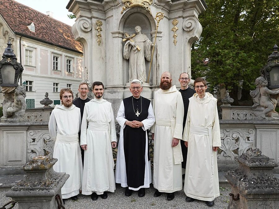 Fr. Arsenius, Fr. Amos, Fr. Jakobus Maria und Fr. Virgil begannen am 14. August 2025 ihr Noviziat im Stift Heiligenkreuz.