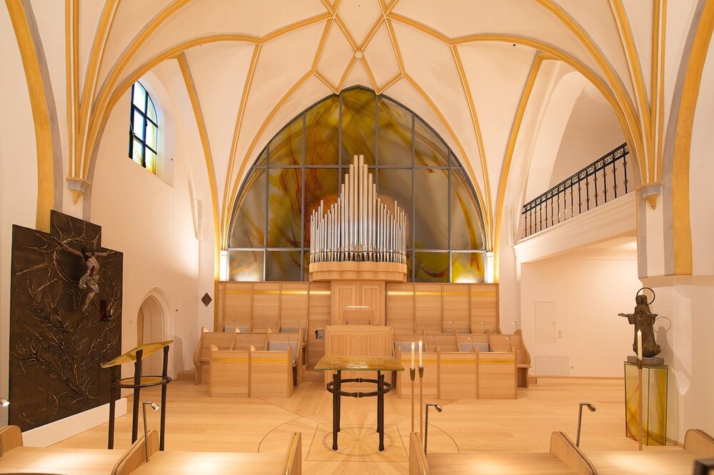 Einblick in den Hochchor der Benediktinerinnen Frauenwörth / Susanne Windischbauer Einblick in den Hochchor der Benediktinerinnen Frauenwörth