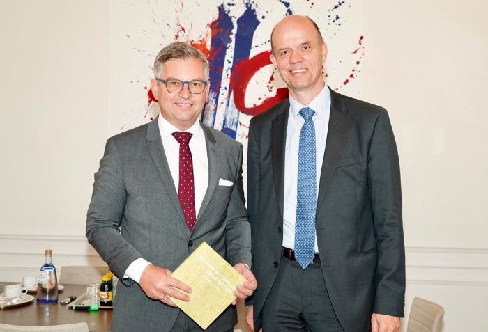 Vereinte Kräfte: Bundesminister Magnus Brunner und Christian Lagger haben die Versorgungsqualität der Menschen in Österreich im Fokus.