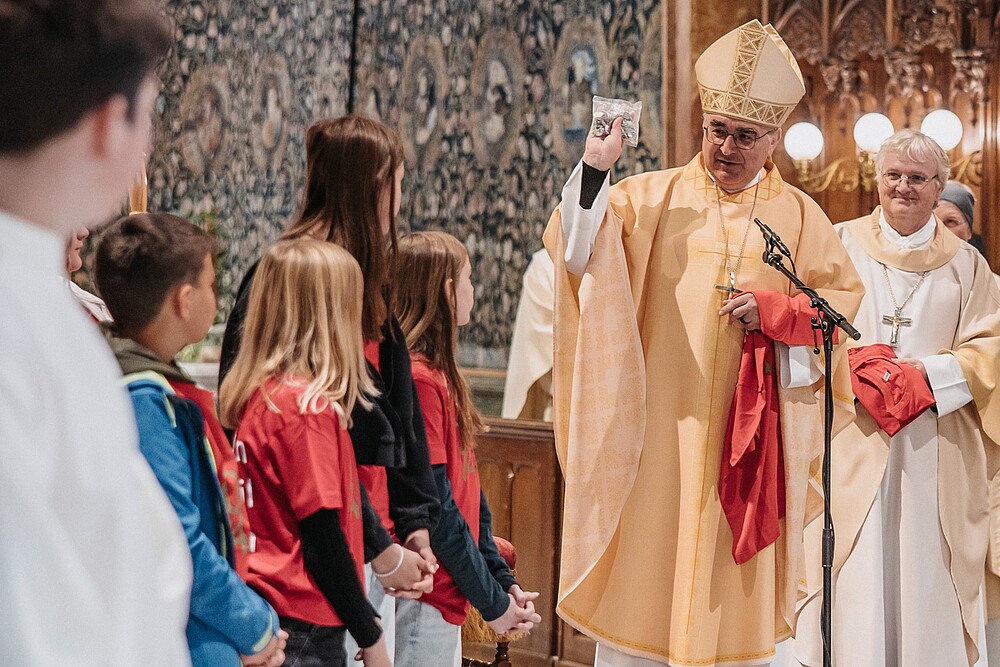 Bischof Krautwaschl im Dialog mit den Schüler:innen