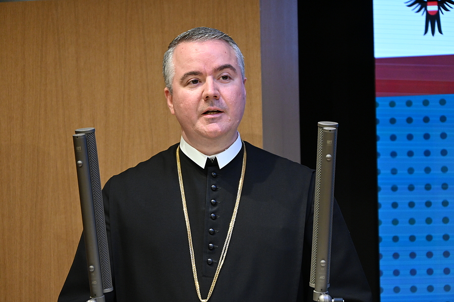 Abt Patrick Schöder bezeichnete die Medaille mit dem Namen Messners als „Ehre und Verpflichtung zugleich“.