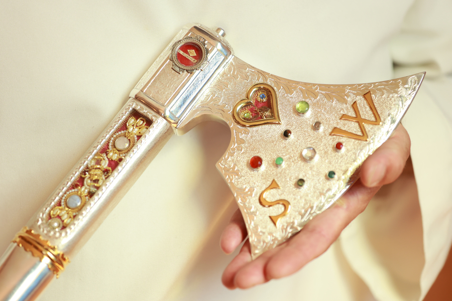 In der Nachbildung des „Wolfganghackls“ sind Knochensplitter des heiligen Wolfgang eingearbeitet.