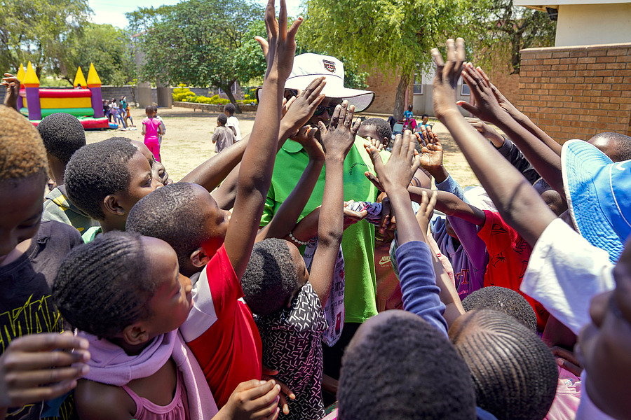 Die Förderung von Bildung ist den Steyler Missionaren und Missionsschwestern ein besonderes Anliegen. Anlässlich ddes Giving Tuesday rufen sie daher auf, für ein Schulprojekt der Steyler Missionare in Simbabwe zu spenden.