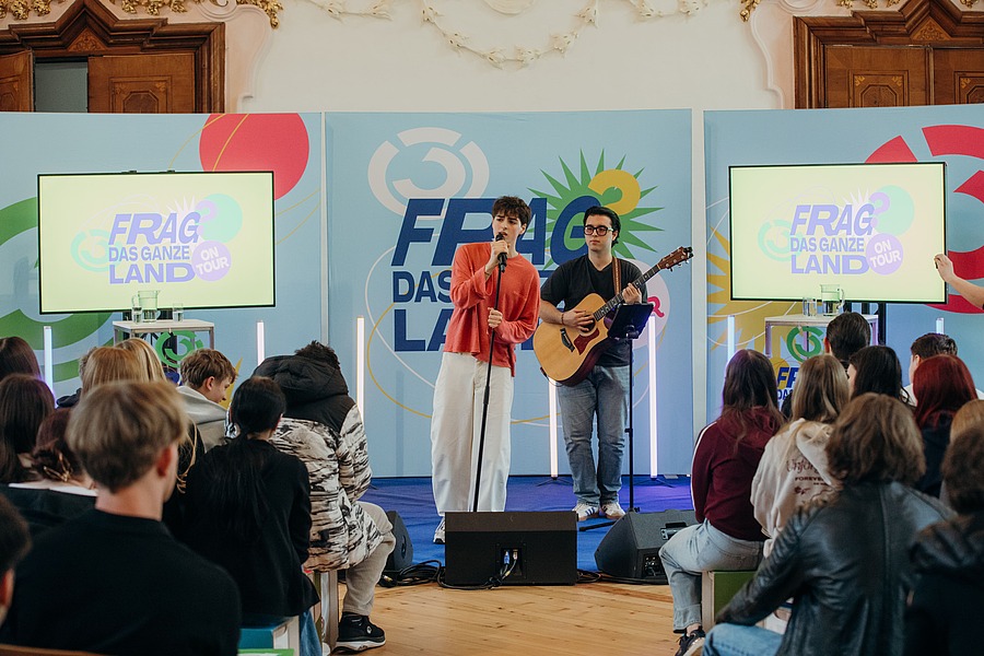 Stargast Arrie gab ein Live-Konzert im Sommerrefektorium des Stifts Lambach. / Hitradio Ö3/Mila Eder Stargast Arrie gab ein Live-Konzert im Sommerrefektorium des Stifts Lambach.
