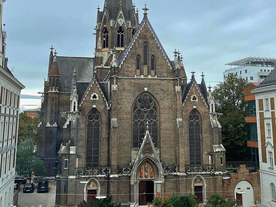 Die Lazaristenkirche im 7. Wiener Gemeindebezirk wurde am 1. Juli 2026 an die Koptisch-orthodoxe Kirche übergeben.