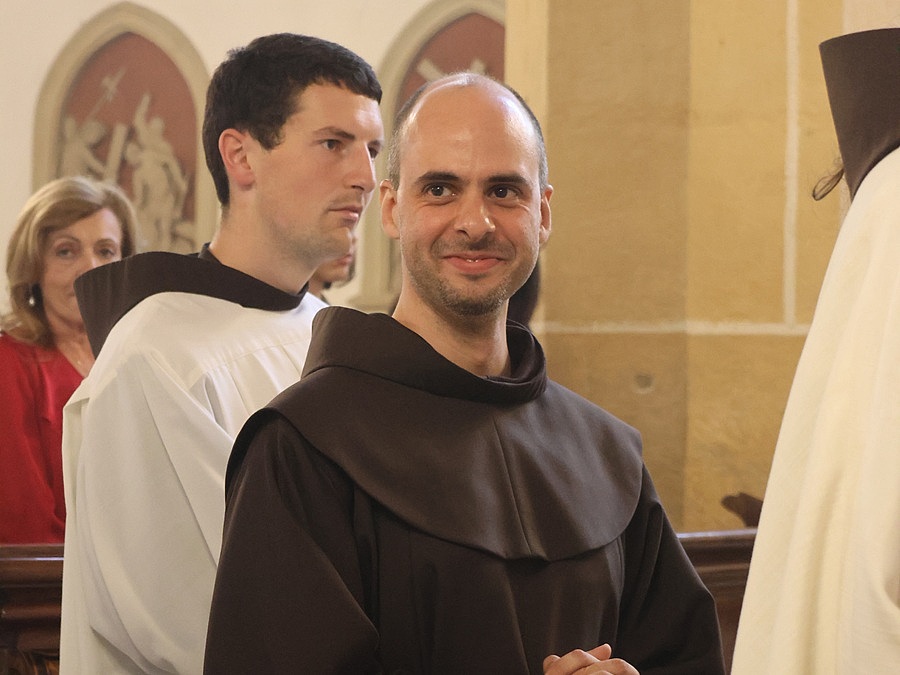 Br. Joel Chavez studierte vor seinem Ordenseintritt Trompete. / OFM Austria/Martin Barmettler ofm, Bruder Martin Barmettler,OFM Br. Joel Chavez studierte vor seinem Ordenseintritt Trompete.