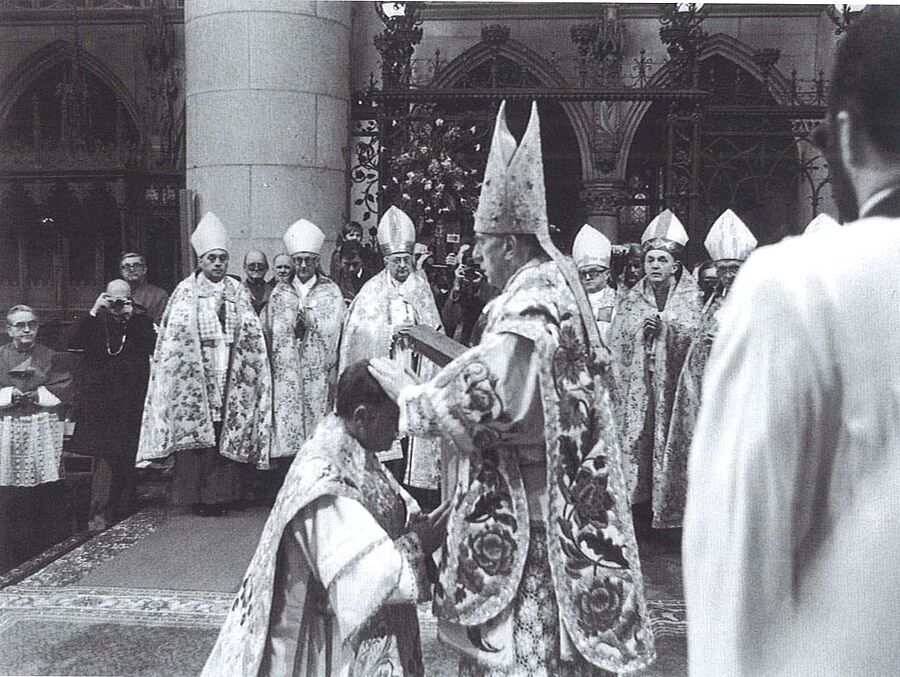 Am 17. Jänner 1982 wurde Maximilian Aichern im Linzer Mariendom vom damaligen Wiener Erzbischof Kardinal Franz König zum Bischof geweiht.
