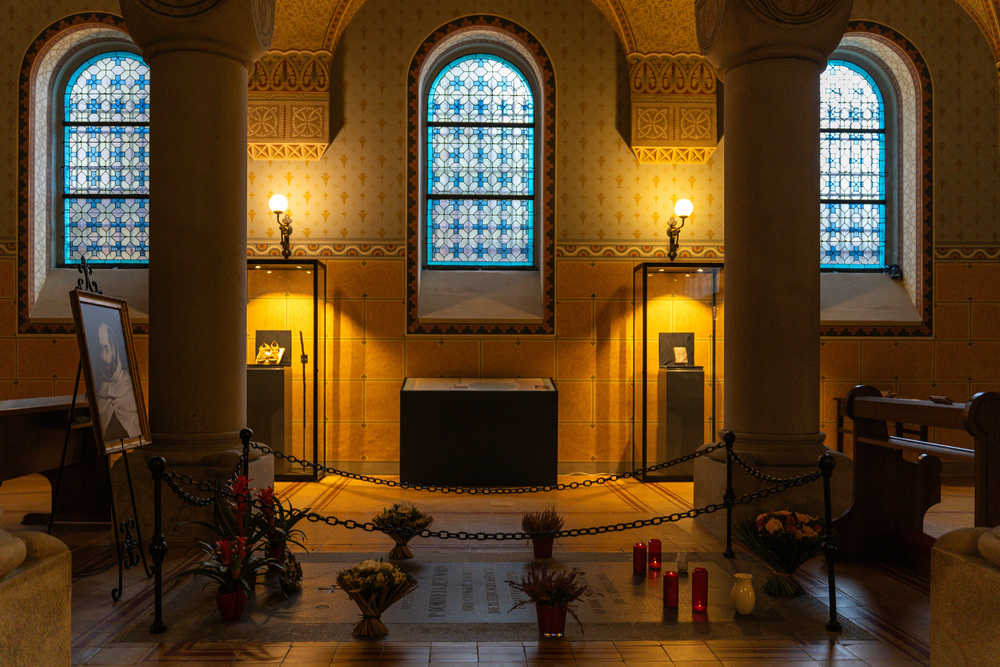 Festschrift zu den Ordensjubiläen der Karmeliten / Elisabeth Mayr/Ordensgemeinschaften, Elisabeth Mayr-Wimmer Festschrift zu den Ordensjubiläen der Karmeliten