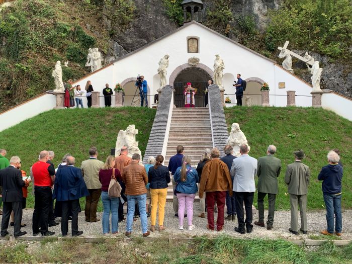 Frischer Glanz: Der Lilienfelder Kalvarienberg gilt als einer der schönsten und größten unter den Kalvarienbergen Österreichs.