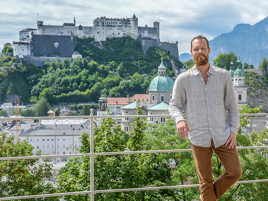 Zur Vorereitung auf seine Titelrolle Olivier Messiaens Oper Saint François d'Assise zog der kanadische Bassbariton Philippe Sly ür zweieinhalb Monate ins Salzburger Kapuzinerkloster.