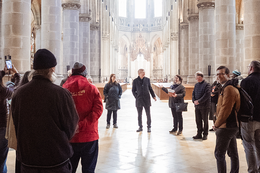 Am Nachmittag erkundete die Gruppe den Linzer Mariendom. / Bengt Beier Am Nachmittag erkundete die Gruppe den Linzer Mariendom.