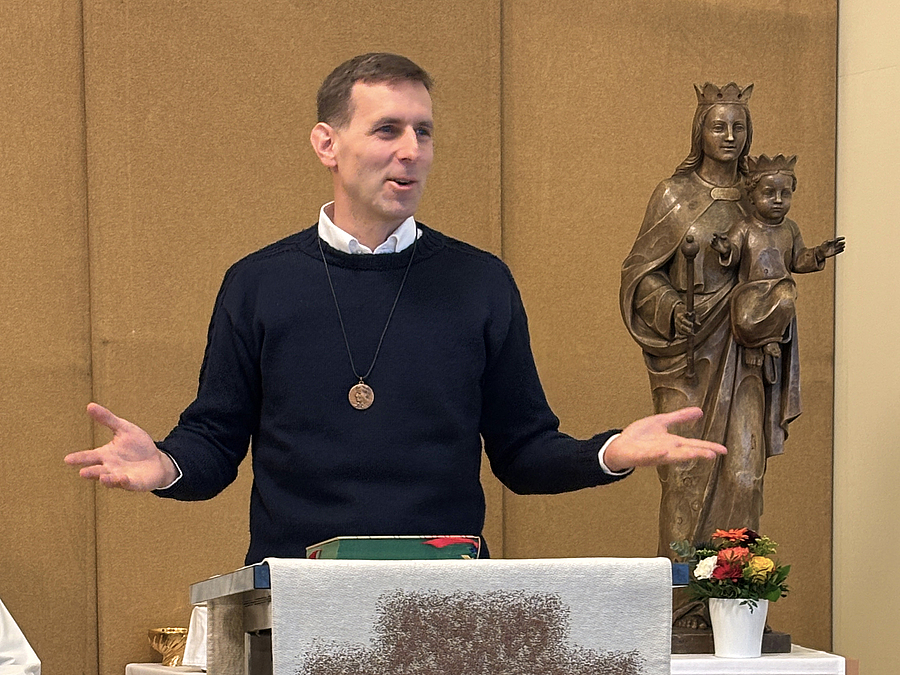 Der ausgebildete Mathematik- und Physiklehrer Peter Jirak kam bereits vor seinem Ordenseintritt viel in der Welt herum.