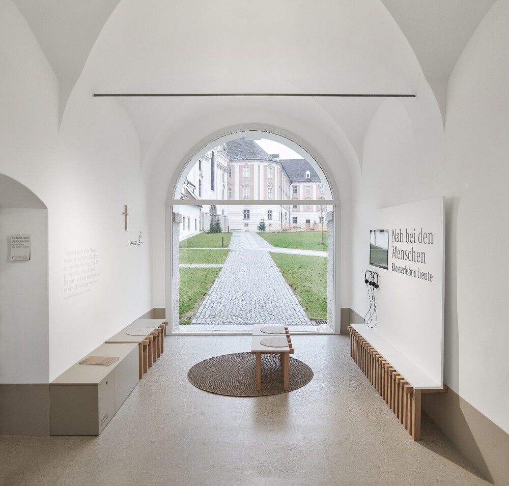 Abb. 6: Stiftsmuseum: „Raum der Gegenwart“ / © Kurt Hörbst Abb. 6: Stiftsmuseum: „Raum der Gegenwart“