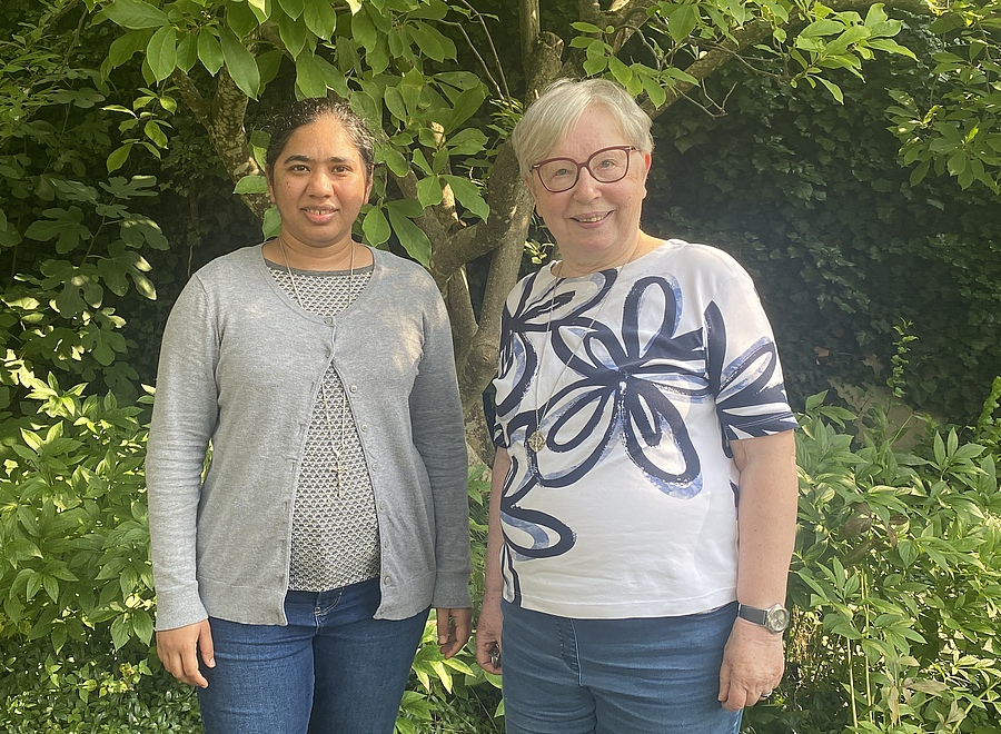 Oberin Sr. Judit Nötstaller (r.) spielte für Sr. Snehal (l.) in Pfaffenhofen eine ganz besondere Rolle.