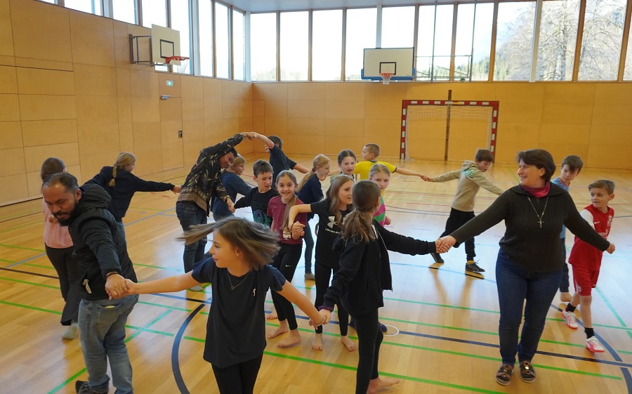 Die Steyler Missionsschwestern und Missionare luden die Schüler:innen in St. Rupert auch zu sportlichen Aktivitäten und Spielen ein.