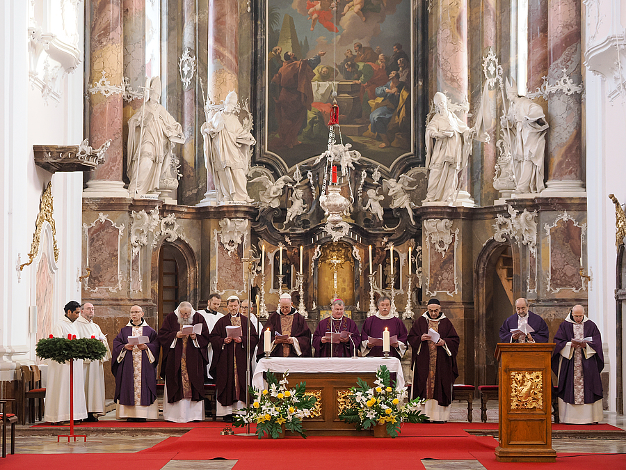 In einem feierlichen Dankgottesdienst übergaben die Trappisten das Stift Engelszell am 30. November 2025 an die Diözese Linz.