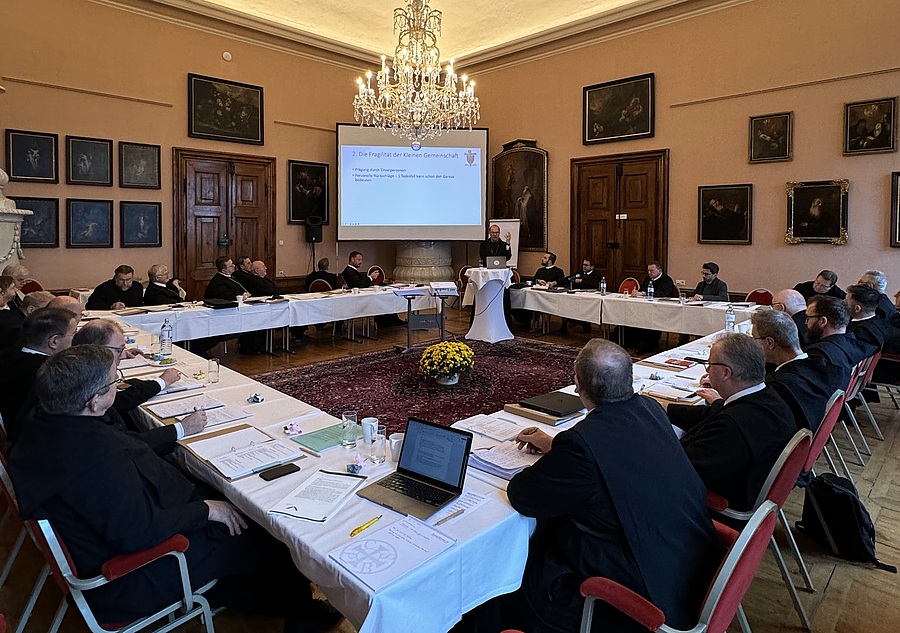Beim Generalkapitel der Österreichischen Benediktinerkongregation im Stift Göttweig wies Abtprimas Jeremias Schröder auf den ständigen Wandel im klösterlichen Leben hin. / P. Alois Köberl Beim Generalkapitel der Österreichischen Benediktinerkongregation im Stift Göttweig wies Abtprimas Jeremias Schröder auf den ständigen Wandel im klösterlichen Leben hin.