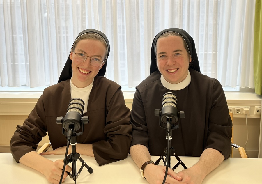 Sr. Mirjam Maria Schwaiger und Sr. Helena Fürst